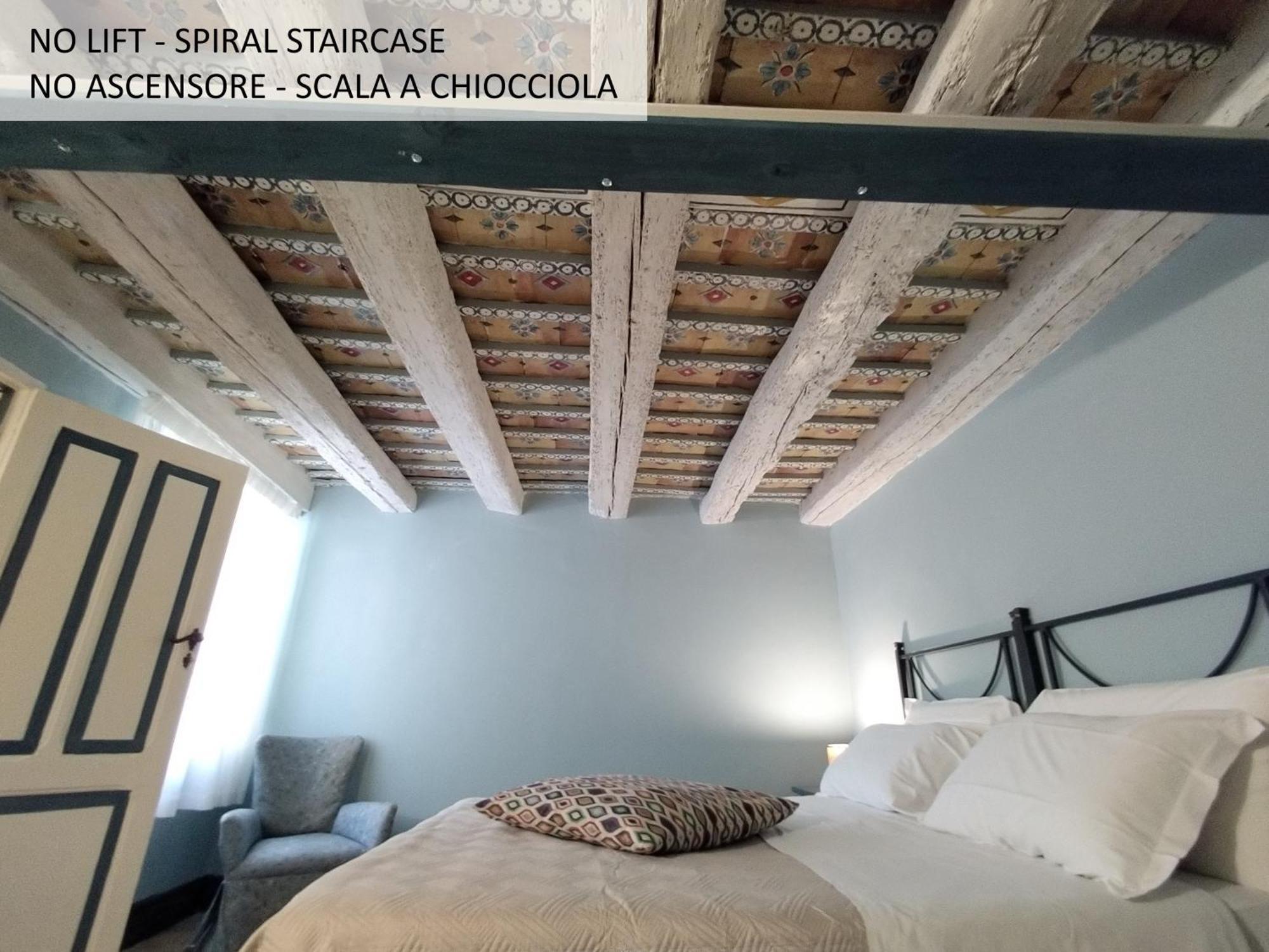 Ai Lumi Bed & Breakfast Trapani Exterior photo